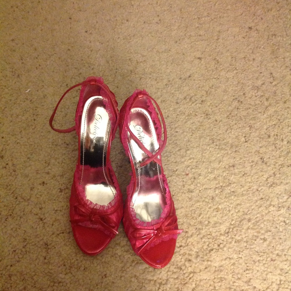 Delicious* hot pink high heels